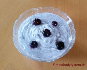 Chia Dessert mit Kokosmilch und Heidelbeeren - gesund und lecker!